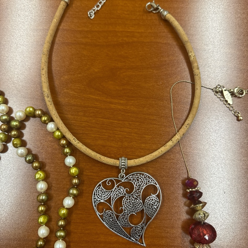 7 count necklace bundle - Picture 7 of 8